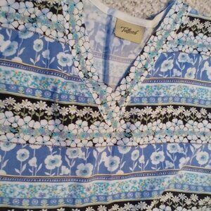 Tafford Daisy flower scrub shirt